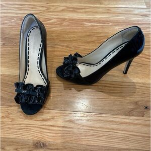 Black Enzo Angiolini heel, worn once!